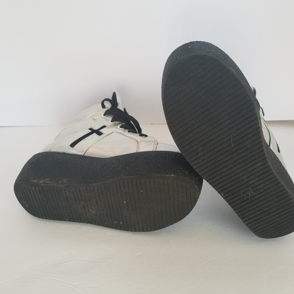 Unif Holographic Cross Trainers IRIDESCENT - Picture 5 of 5